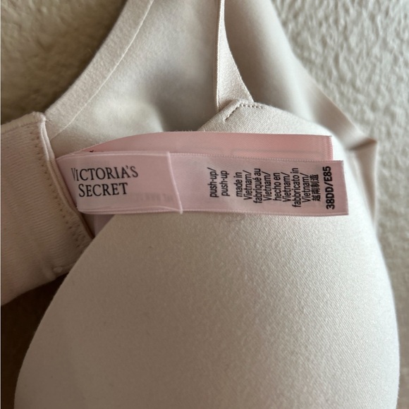 Victoria’s Secret Bra 38DD Bundle - Picture 3 of 5